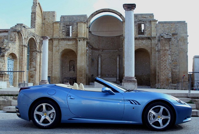 Ferrari California a Salerni