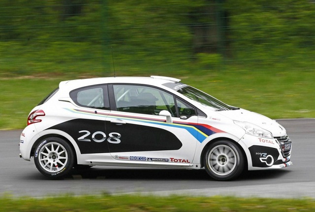 Laterale Peugeot 208 R2