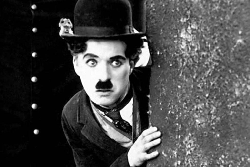Charlot-fa-del-cinema-Charlot-entra-nel-