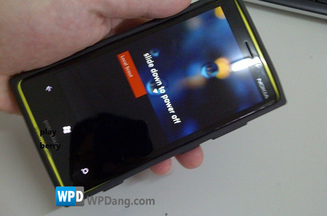 Lumia-900-Fake-prototype_2