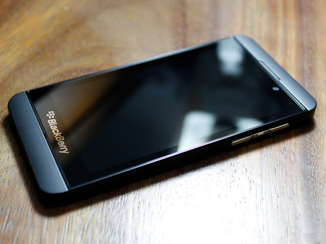 blackberry-10-serie-l-live-photo-1