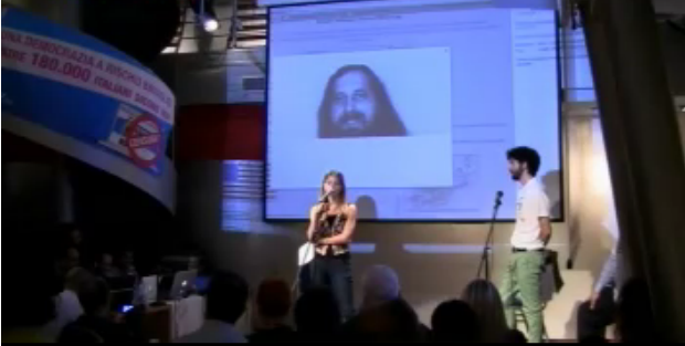Stallman durante il collegamento con traduzione simultanea